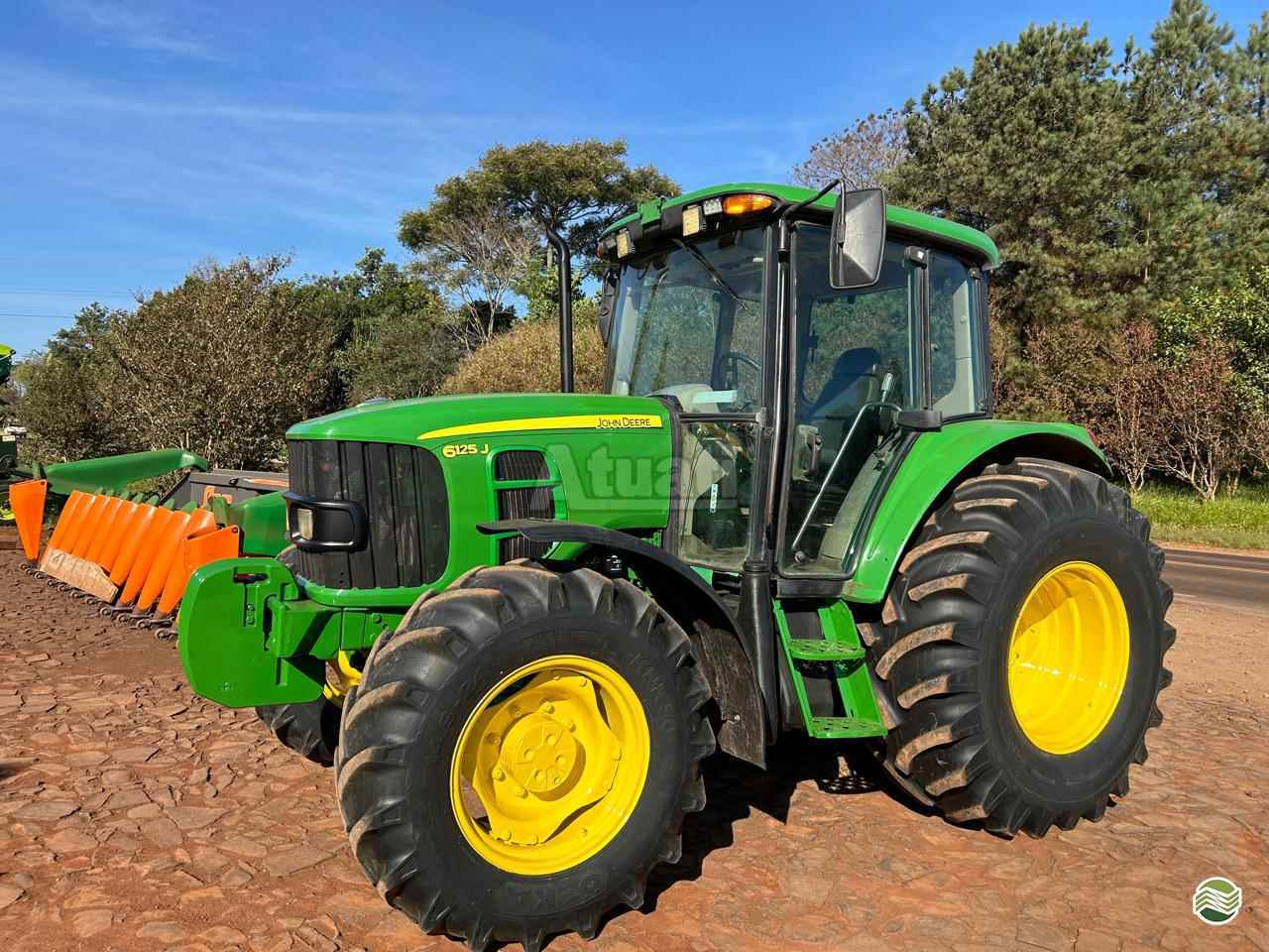 TRATOR JOHN DEERE JOHN DEERE 6125J Tração 4x4 Atuati Máquinas SAO MARTINHO RIO GRANDE DO SUL RS